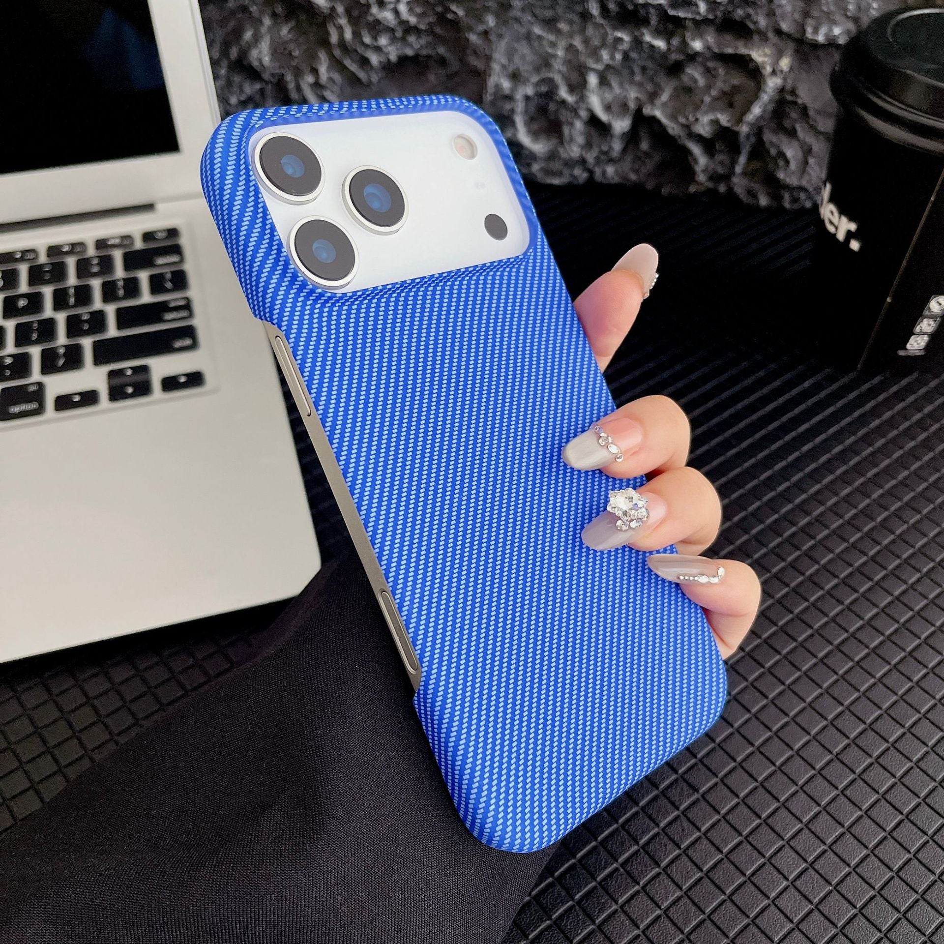 Kevlar Carbon Fiber Case for iPhone 17 Pro Max/16 | Semi-Armor Shockproof